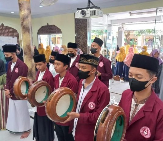 SANTRI TEKNOMEDIKA BERSHOLAWAT